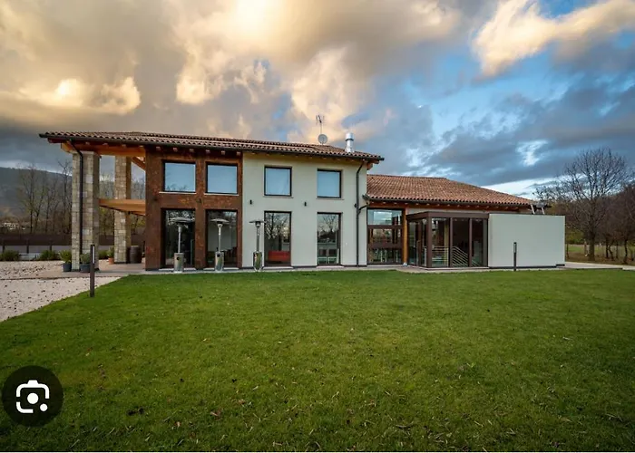 Le Valli مزرعة للإقامة Liedolo